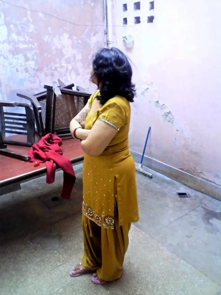 हम सुनने, जांच करने और चिंताओं को निष्पक्ष रूप से हल करने के लिए प्रतिबद्ध हैं।